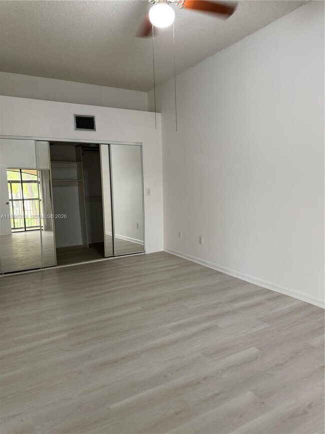 Foto del edificio - 502 SW 158th Terrace