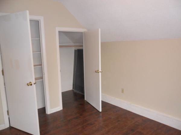 Building Photo - 15 Gray St