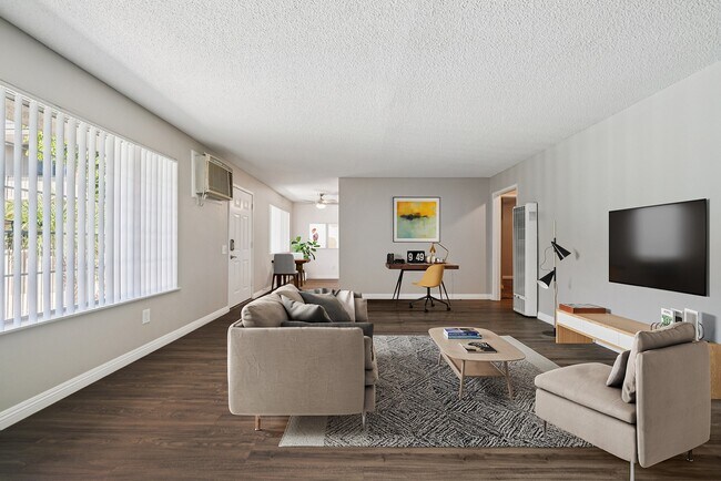 Foto del edificio - Dwell Apartment Homes