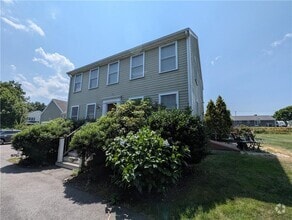 Building Photo - 20 Vanderbilt Ln