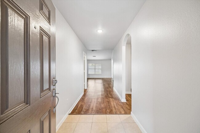 Foto del edificio - 20431 Kittredge Dr