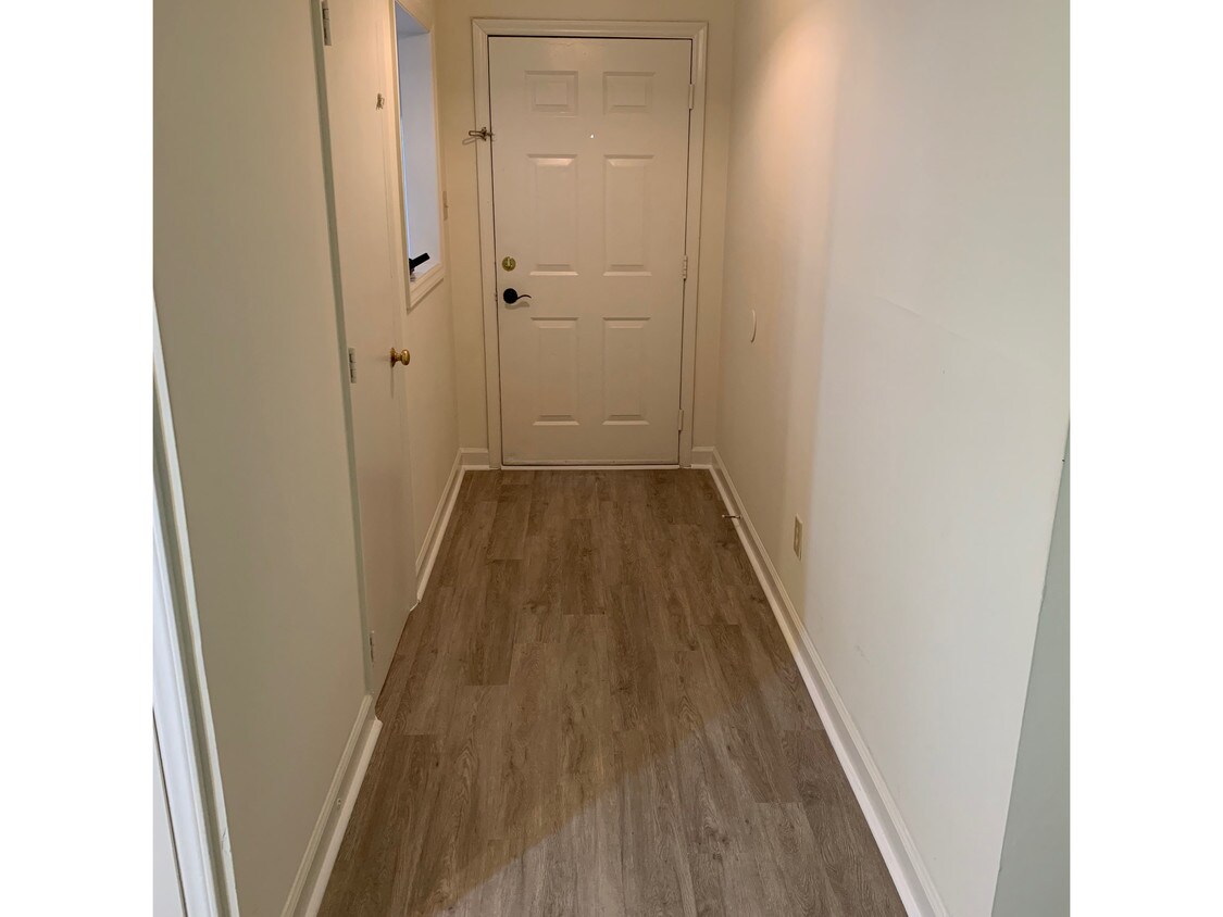 2514 Avent Ferry Rd Unit 101, Raleigh, NC 27606 Apartments in Raleigh