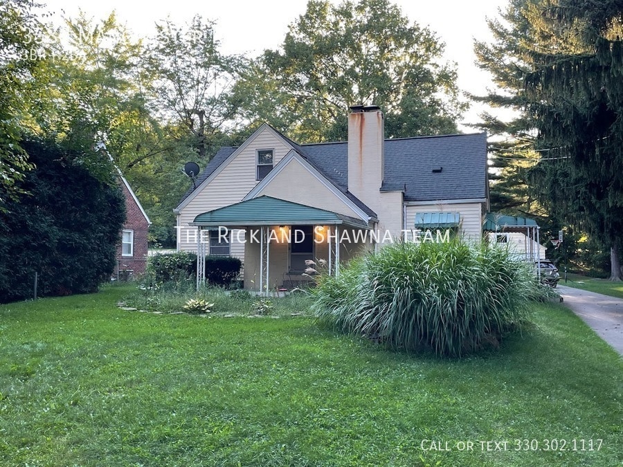 Primary Photo - Three bedroom two bathroom home for rent