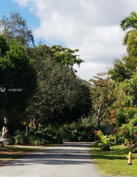 Foto del edificio - 4630 SW 12th St