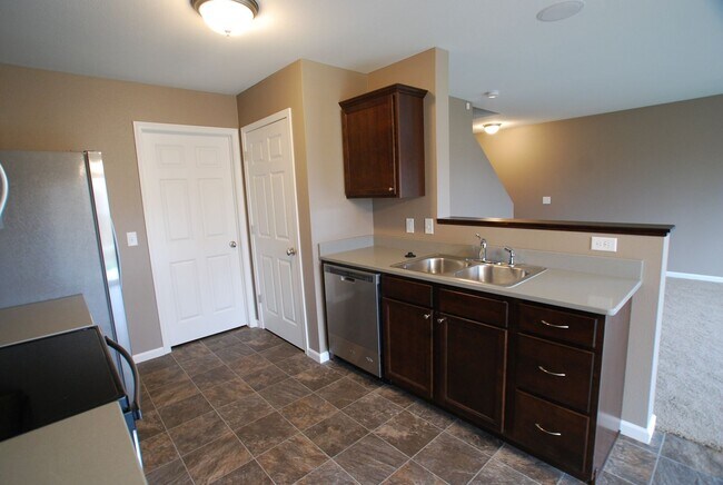 Foto del edificio - RARE OPPORTUNITY! 3 Bed 2.5 Bath home on t...