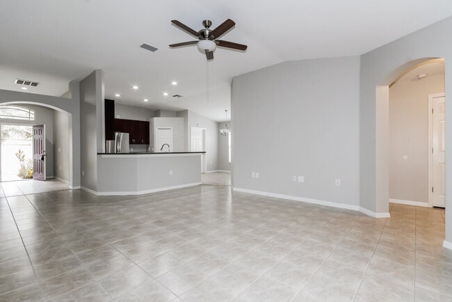 Foto del edificio - 423 Fern Gulley Dr