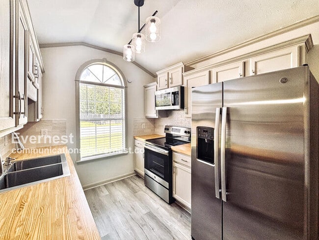 Building Photo - 213 McLaurin Dr