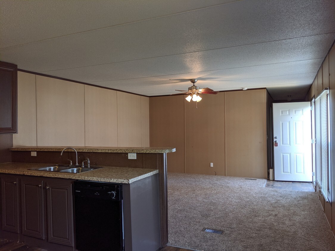 52 Southwest Dr, Bonner Springs, KS 66012 House Rental in Bonner Springs, KS