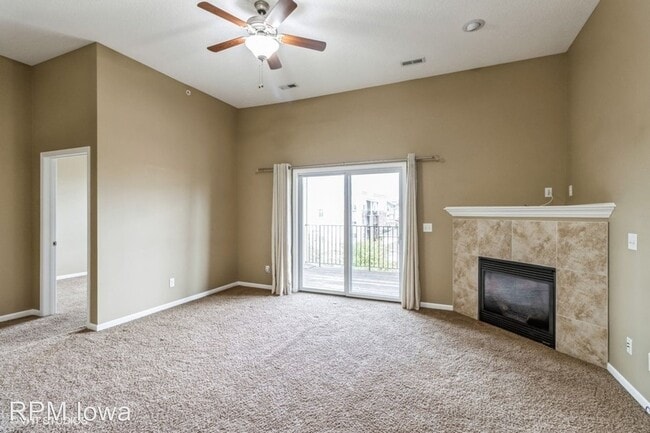 Building Photo - 6350 Coachlight Dr