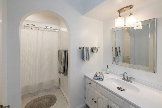Foto del edificio - 5267 Fountainhead Ln