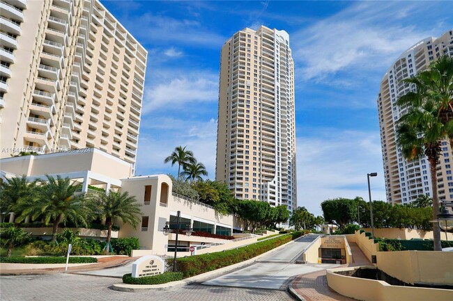 Foto del edificio - 848 Brickell Key Dr