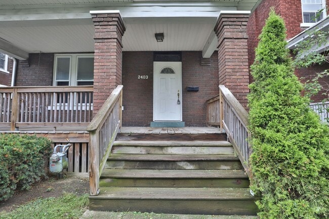 Building Photo - 2403 Summit St