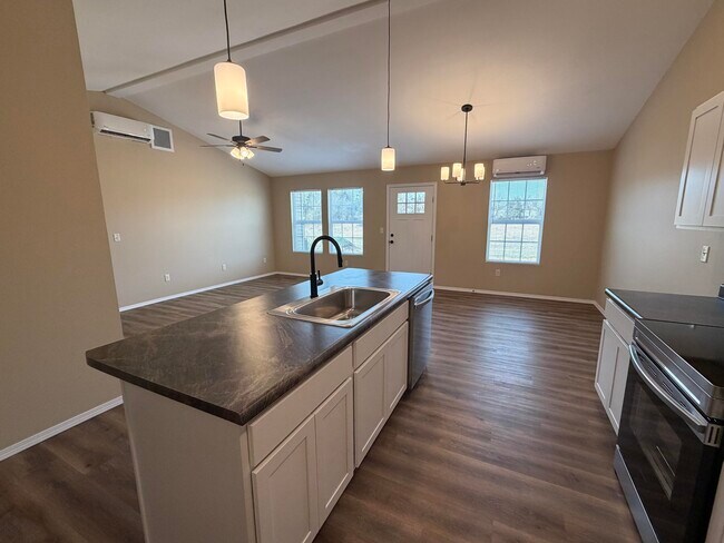 Foto del edificio - 174 Ruby Ln