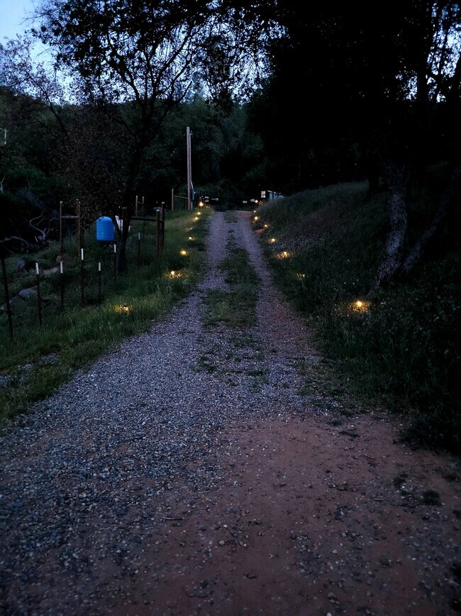 Foto del edificio - 29211 Larkspur Rd