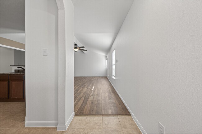 Foto del edificio - 22615 Harrington Field Dr