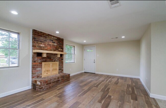 Building Photo - 4623 Willow Springs Rd