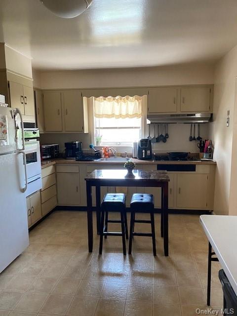 Building Photo - 225 Lakeview Ave