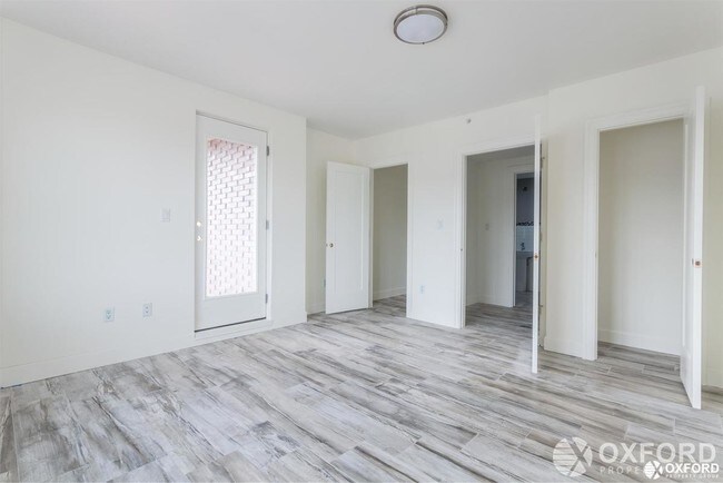 Foto del edificio - 106 Remsen Ave