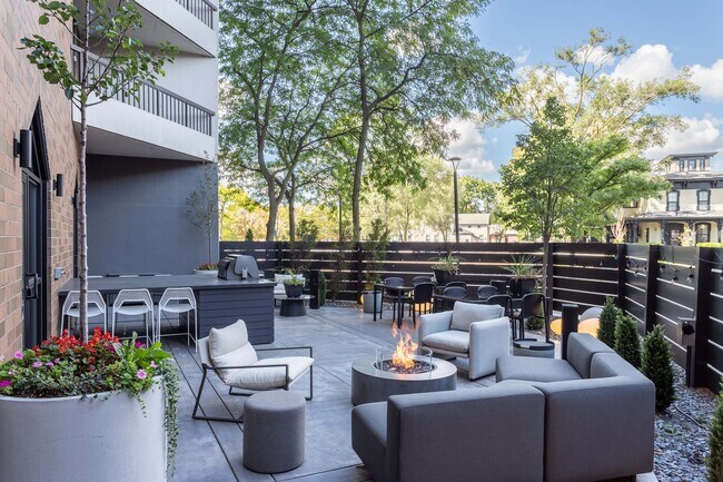 Foto del edificio - Skyrise Luxury Apartments