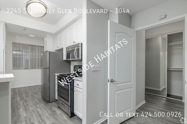 Foto del edificio - 2245 S Beverly Glen Blvd