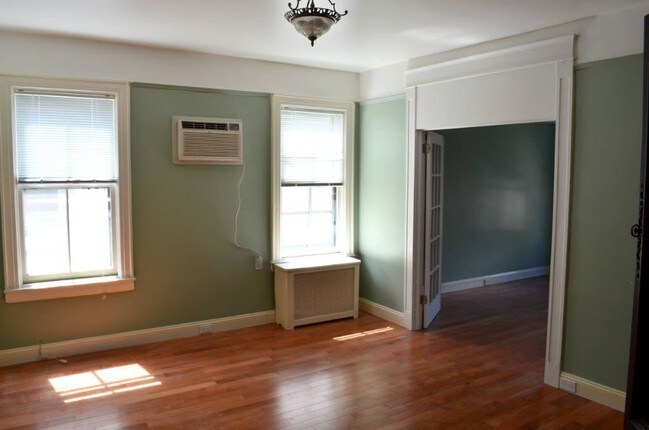 Building Photo - 3237 47th St
