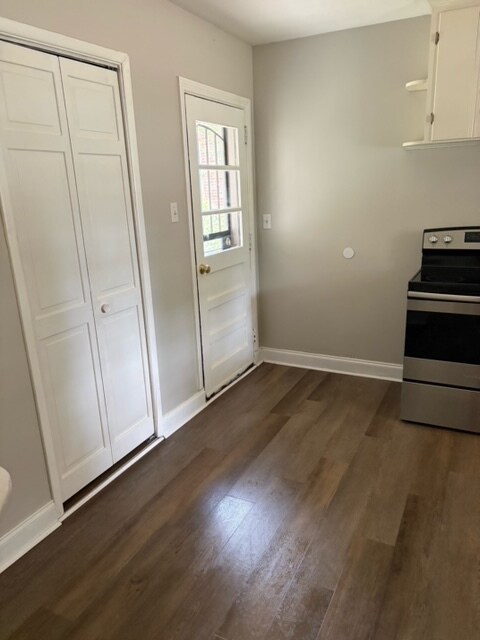 Foto del edificio - 3539 Honeysuckle Rd