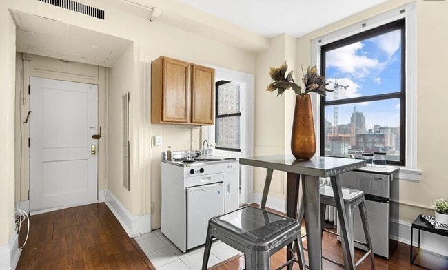 Kitchen - 1324 Locust St