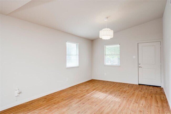 Foto del edificio - 8110 Willet Trail