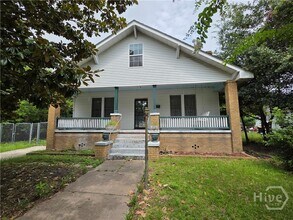 Building Photo - 105 Forrest Ave