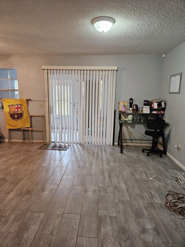 Building Photo - 2150 Whitewood Ct