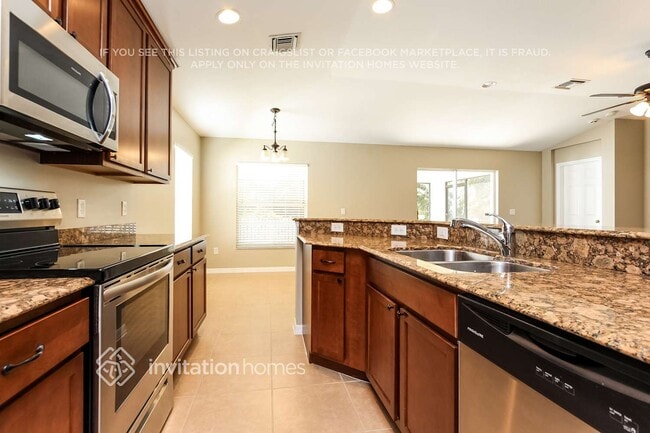 Foto del edificio - 5140 Layton Dr