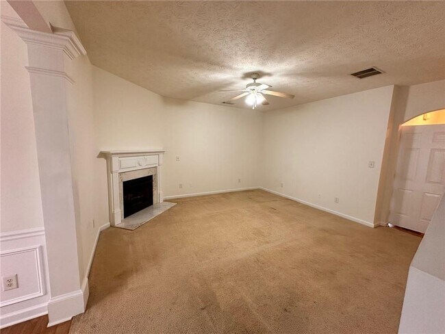 Building Photo - 3835 Dandridge Way NW