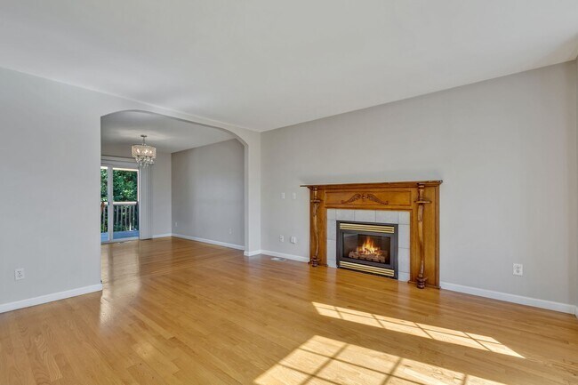 Foto del edificio - Spacious 4 Bedroom Des Moines Home