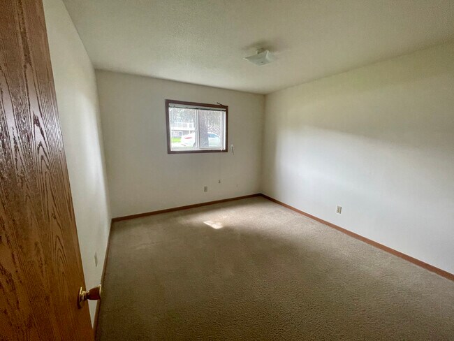 Building Photo - 212 Spruce St