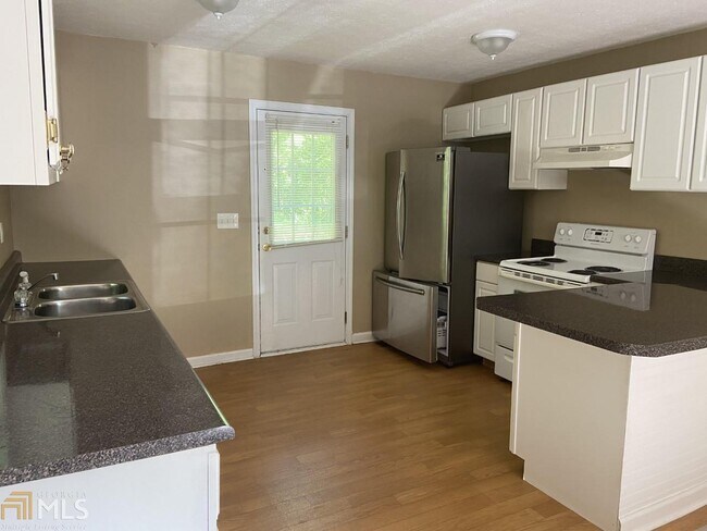 Building Photo - 619 Ridgeview Dr