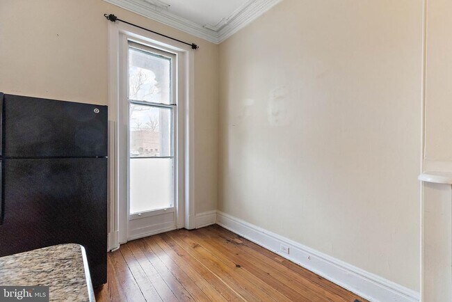 Building Photo - 1403 Delaware Ave