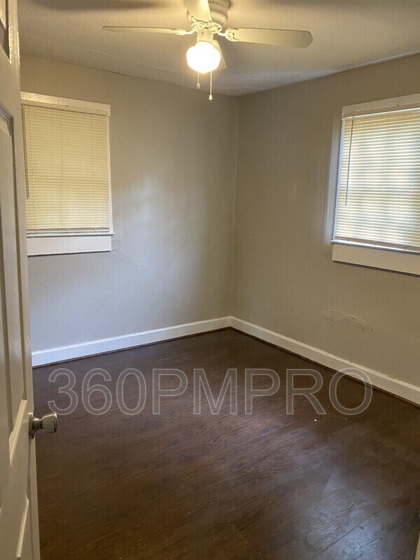 Foto del edificio - 972 Lawton Ave SW