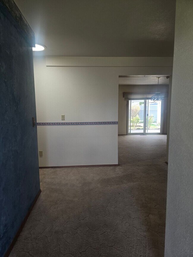 Foto del edificio - 3 bedroom 2.5 bath