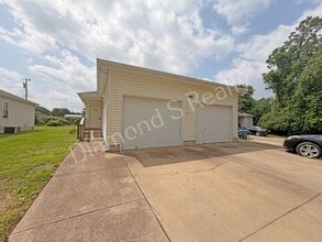 Building Photo - 1508 W Rainey St
