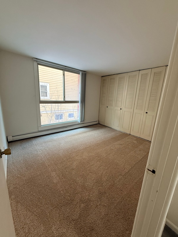 Foto del edificio - 3438 N Oakland Ave