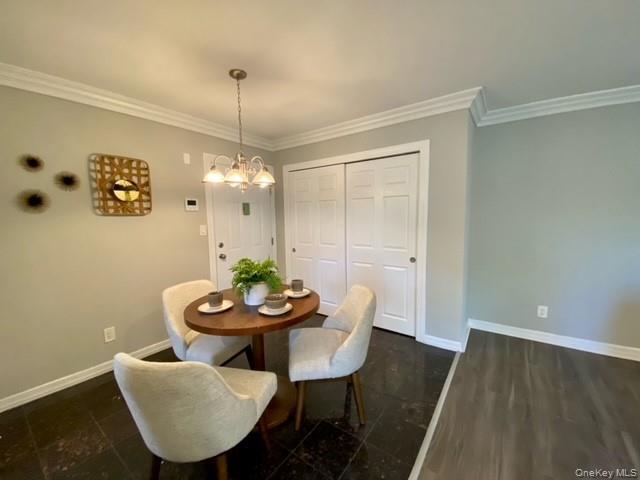 Foto del edificio - 305 Robinson Ave