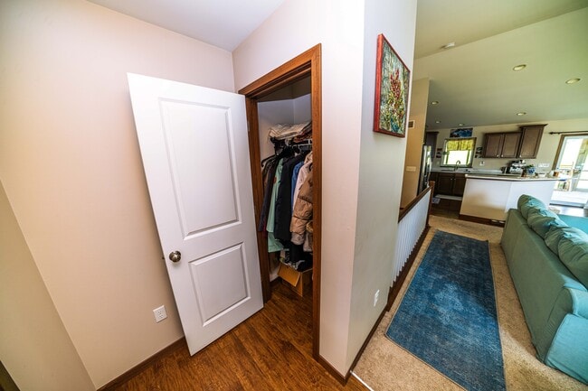 Building Photo - 868 McCollister Ct