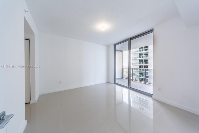 Foto del edificio - 488 NE 18th St