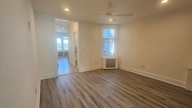Foto del edificio - 9103 Bergenwood Ave