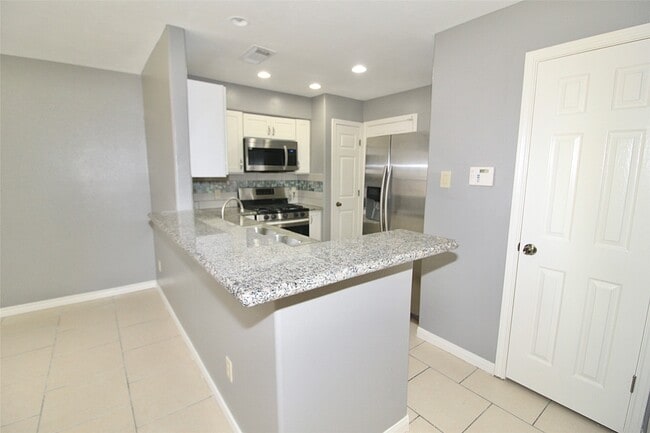 Foto del edificio - 7423 Edgecraft Dr