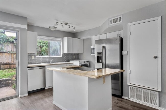 Building Photo - 3415 Menchaca Rd