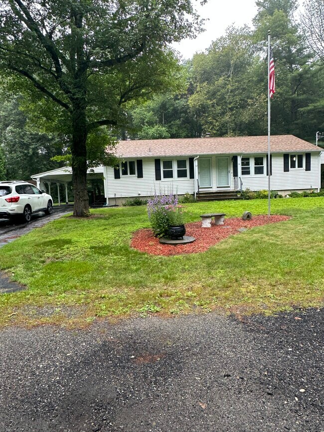 Building Photo - 12 Mary Hopkins Rd