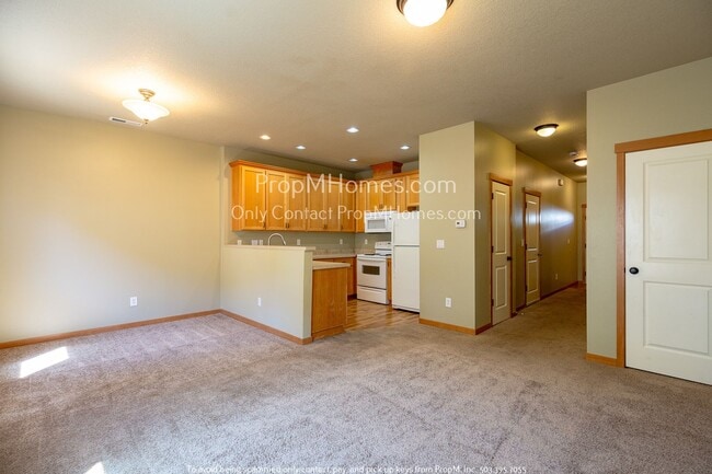 Building Photo - Charming Three Bedroom, Two and Half Bath in PowellHurst-Gilbert Neighborhood!