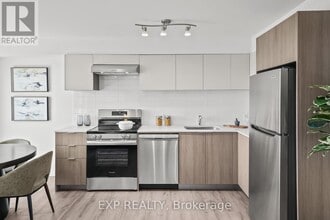 Building Photo - 100 Manett Crescent Building Photo - 100 Manett Crescent