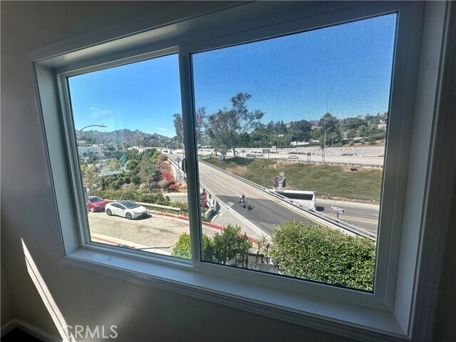 Foto del edificio - 6324 Franklin Ave